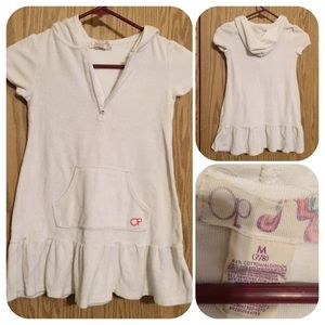 Girls Cover Med
